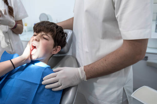 Best Emergency Tooth Extraction in Maud, TX